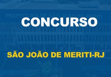 Close-up de uma pessoa preenchendo um questionário ou formulário com texto sobre a imagem Concurso Prefeitura São João de Meriti