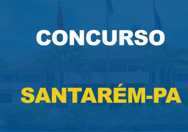 alt="prédio da prefeitura de santarém-pa, três mastros com três bandeiras hasteadas, cercadas por árvores"