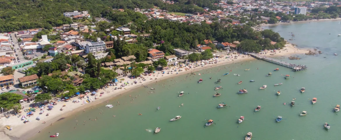 Fotografia da praia de cidade de Penha!