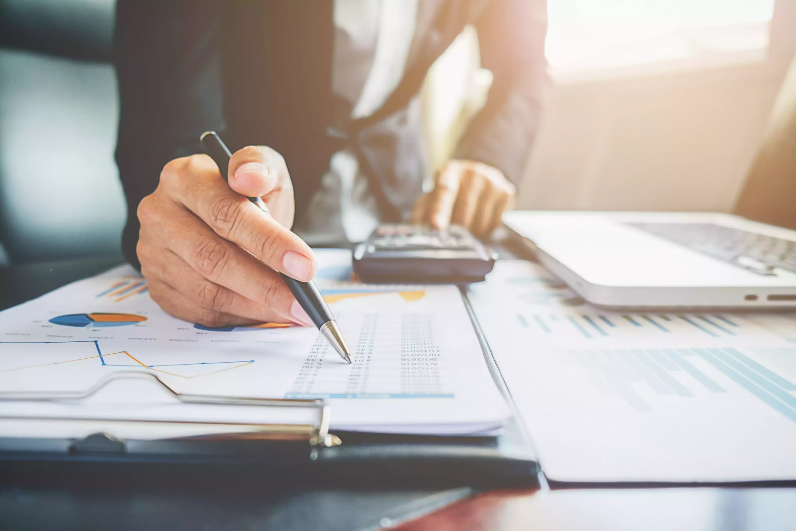 auditor fiscal analisando dados concurso sefaz mg